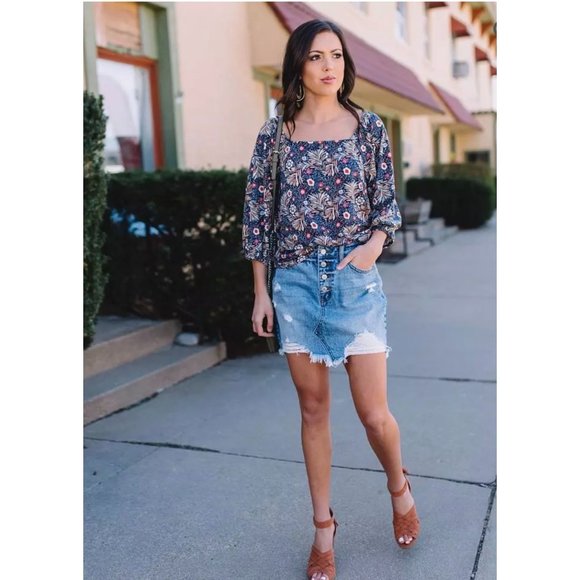 Buckle Willow & Root Floral Square Neck Top M - Picture 3 of 3